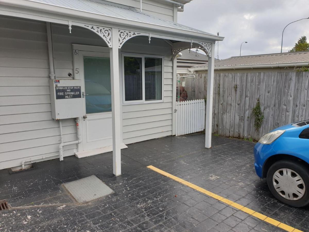 At Eden Park Motel Auckland Exteriör bild