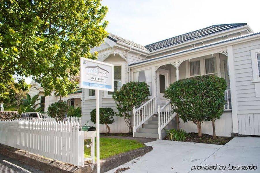 At Eden Park Motel Auckland Exteriör bild